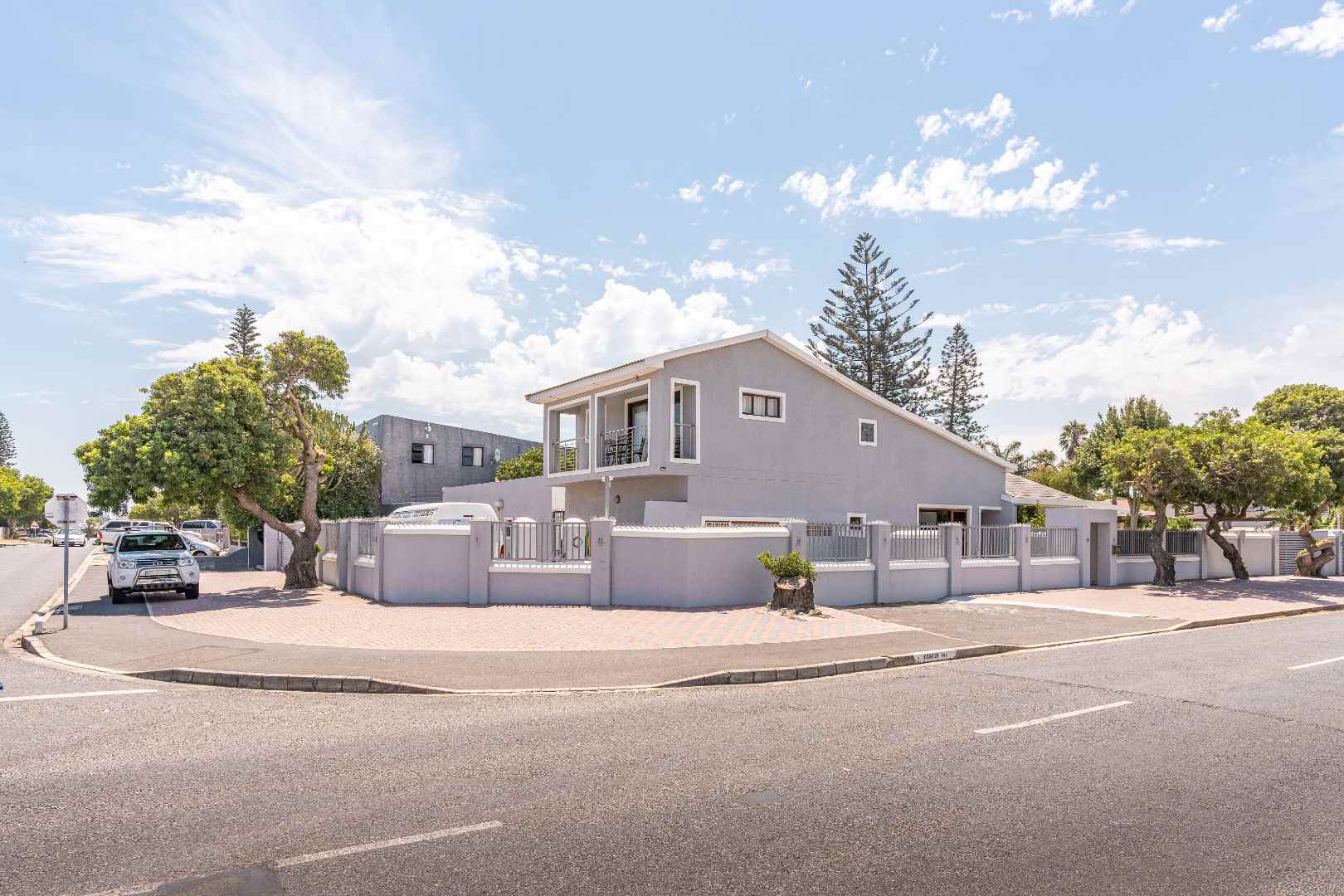 9 Bedroom Property for Sale in Table View Western Cape